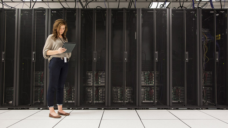 Mulheres, Data Centers e a Revolução Digital: Uma Tríade com Visão Feminina Image